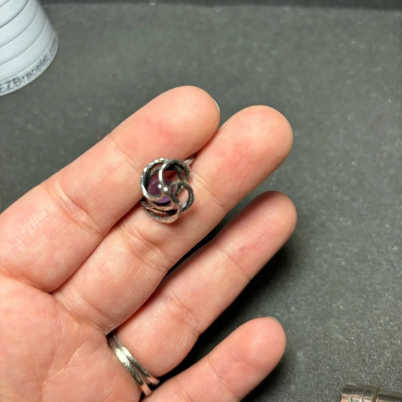 Sterling Silver 925 womens Ring Size 5.75 With Glass Purple Colored Bead Damaged - Picture 1 of 11